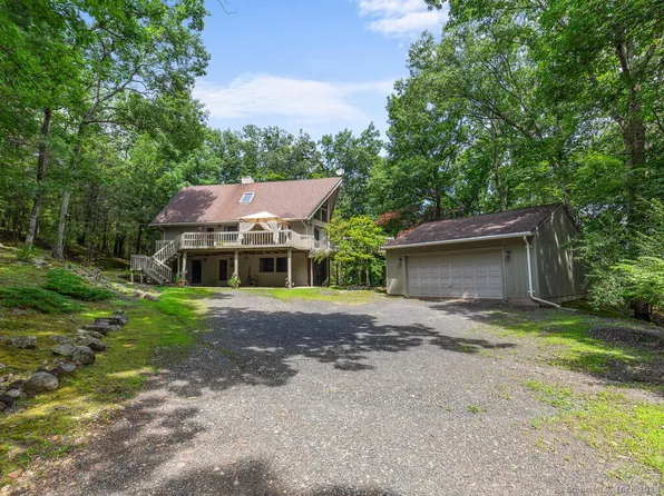 11 Ledgewood Road, Canton, CT 06019