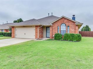 738 W Dowden Dr, Mustang, OK 73064