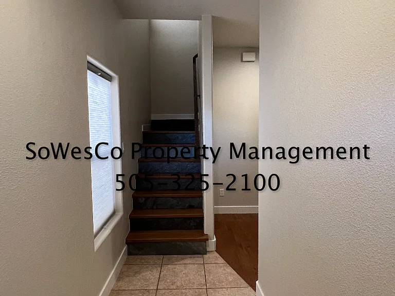 1936 Hollyhock Cir — Photo 2
