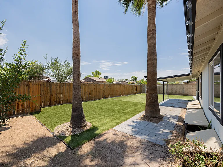 2519 W Vineyard Rd — Photo 23