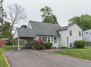 1423 Ackerson Blvd, Bay Shore, NY 11706