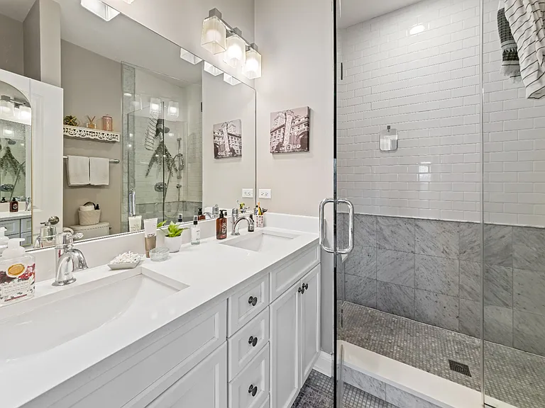 1513 W Diversey Pkwy #1517-3W — Photo 9