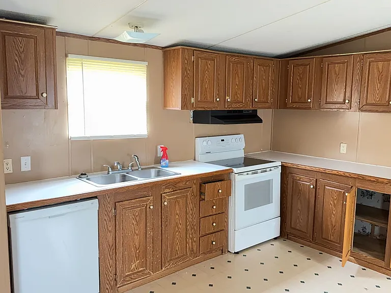 2610 Bailey Rd — Photo 4