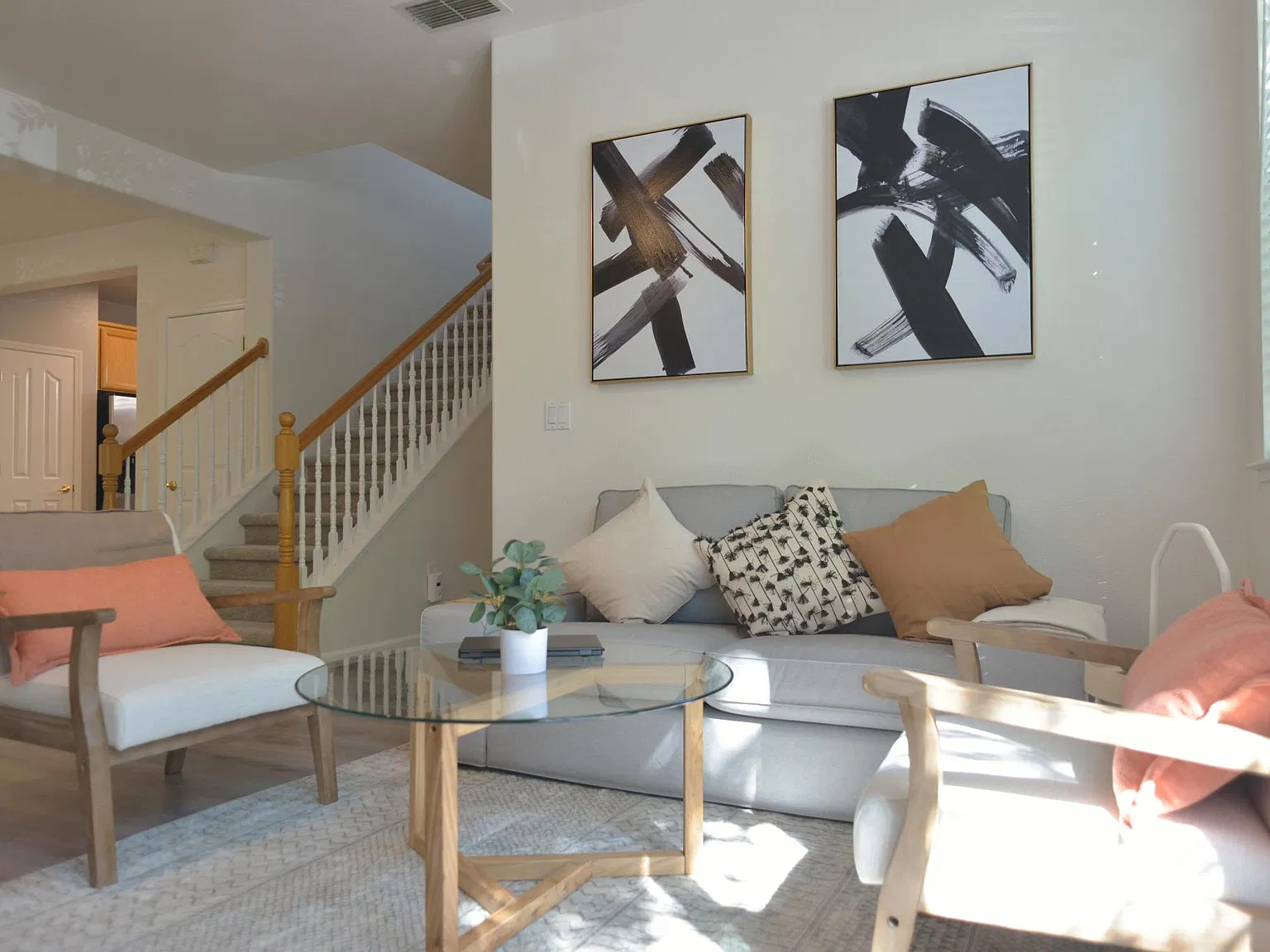 4 bed, 1896 sqft, $5,000 — Photo 2