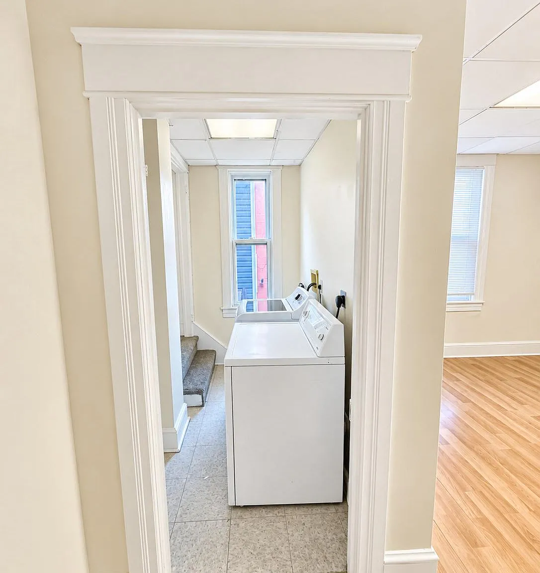 3 bed, 1.0 bath, 2640 sqft, $1,600 — Photo 4