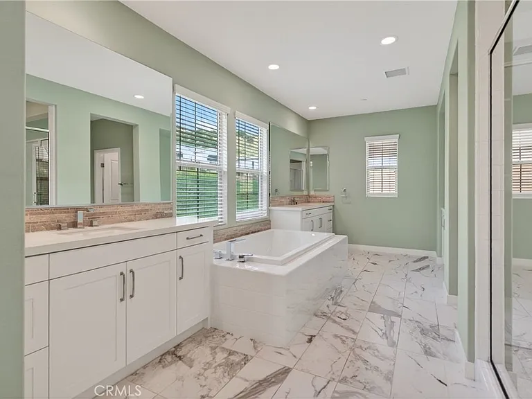 755 E Orange Blossom Way — Photo 57