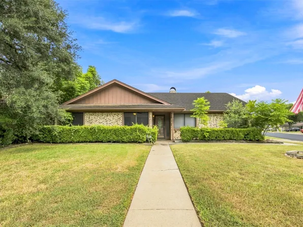 201 Yuma Dr, Victoria, TX 77904