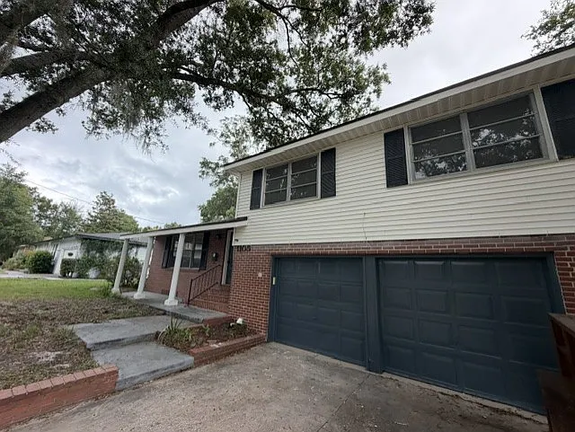 1105 Timber Ln