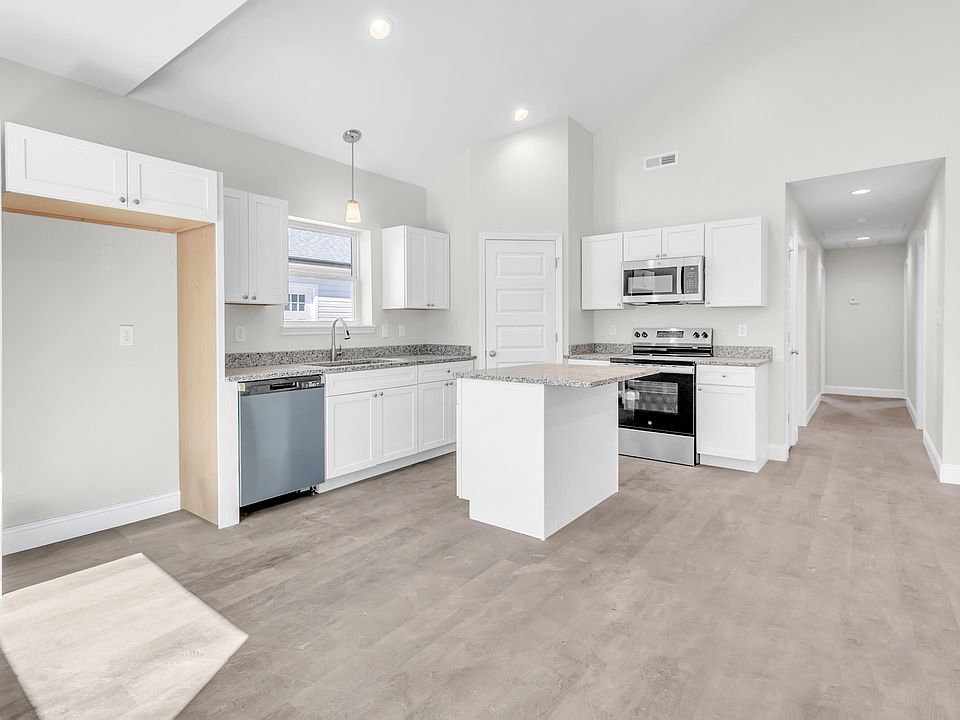 1st image of 125 Lindon St