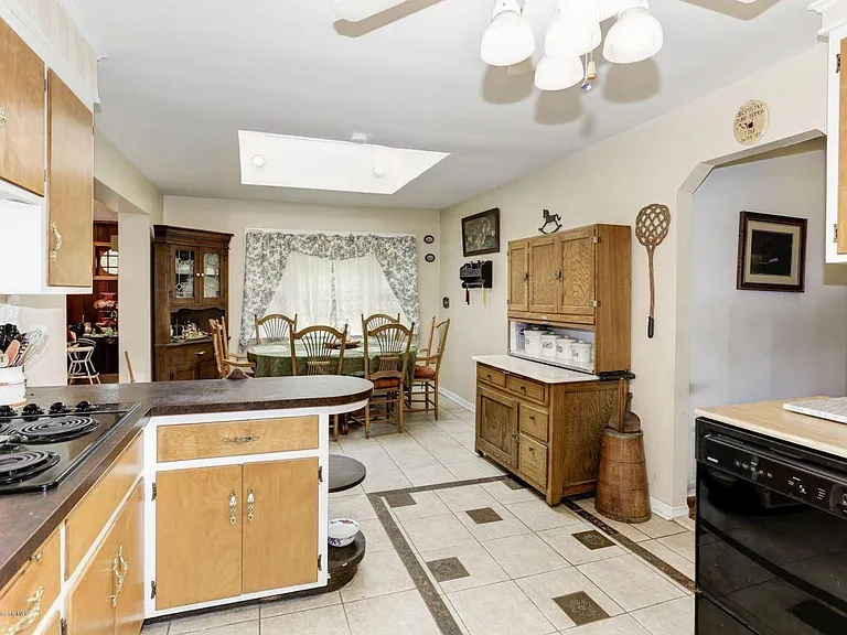 5 S Lakeview Dr — Photo 6