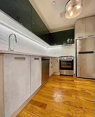 Rented by eRealty Advisors USA Inc | media 2