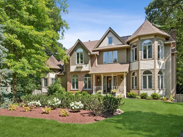 329 Royce Woods Ct, Naperville, IL 60565