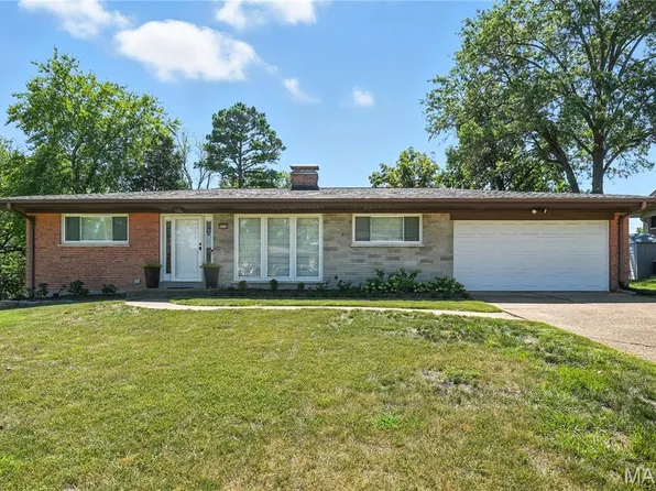 9856 Amberley Dr, Saint Louis, MO 63126