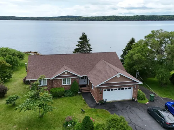 228 Ostrea Lake Rd, Halifax, NS B0J 2L0