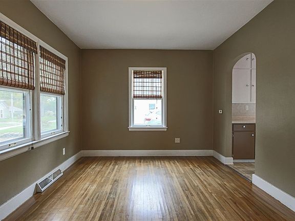 4th image of 1222 Parker St