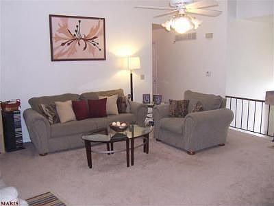 3rd image of 12786 Coachlight Square Dr
