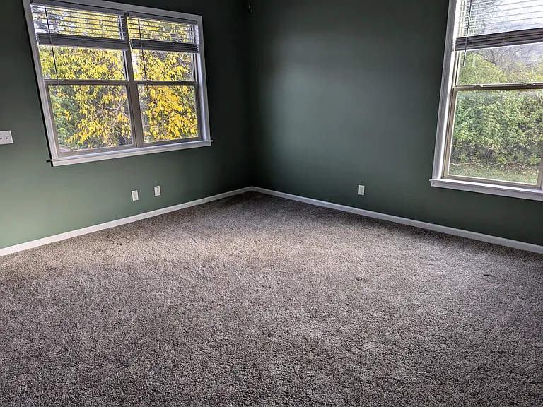 526 Clinton Springs Ave #D — Photo 15