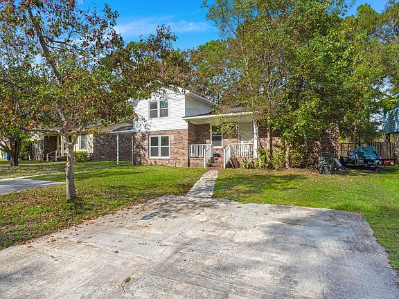 3rd image of 119 Roberta Dr #A & B