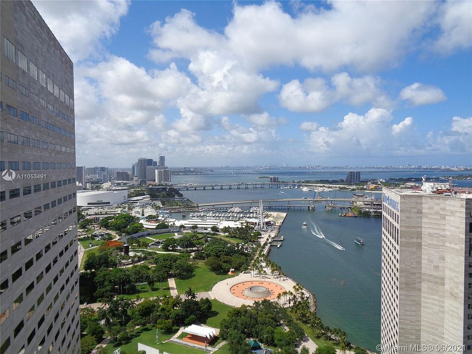 1st image of 325 Biscayne Blvd #4216