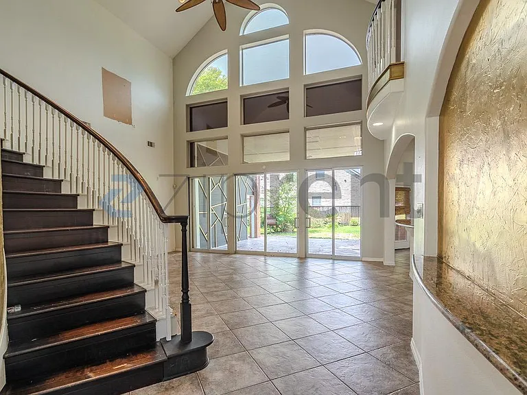 14911 Oxford Way — Photo 10