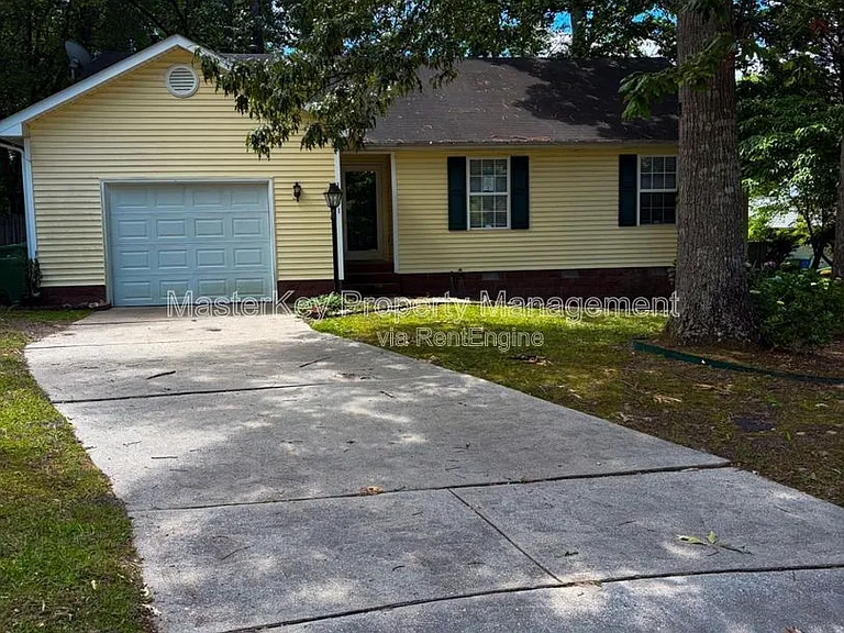 1401 Ravensthorpe Dr — Photo 1