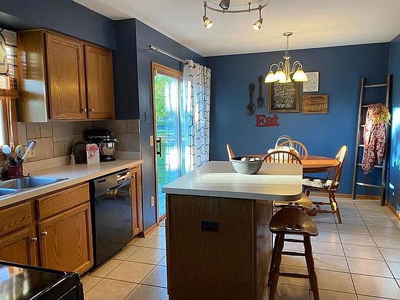 3rd image of 1495 Indian Creek Dr