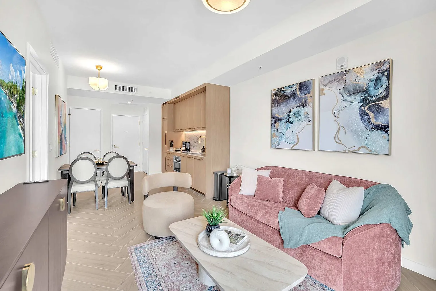 1 bed, 1.0 bath, 635 sqft, $2,514 — Photo 1