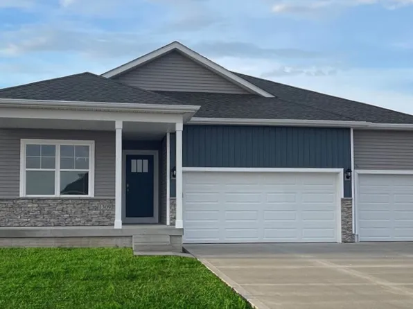 595 NW Stratford Dr, Waukee, IA 50263
