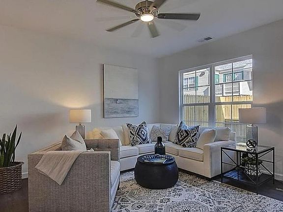 5th image of 2455 Fieldsway Dr