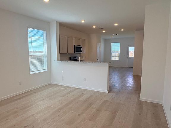 7th image of this home