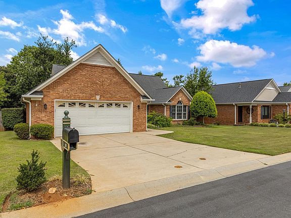 3rd image of 16 Arbours West Ln