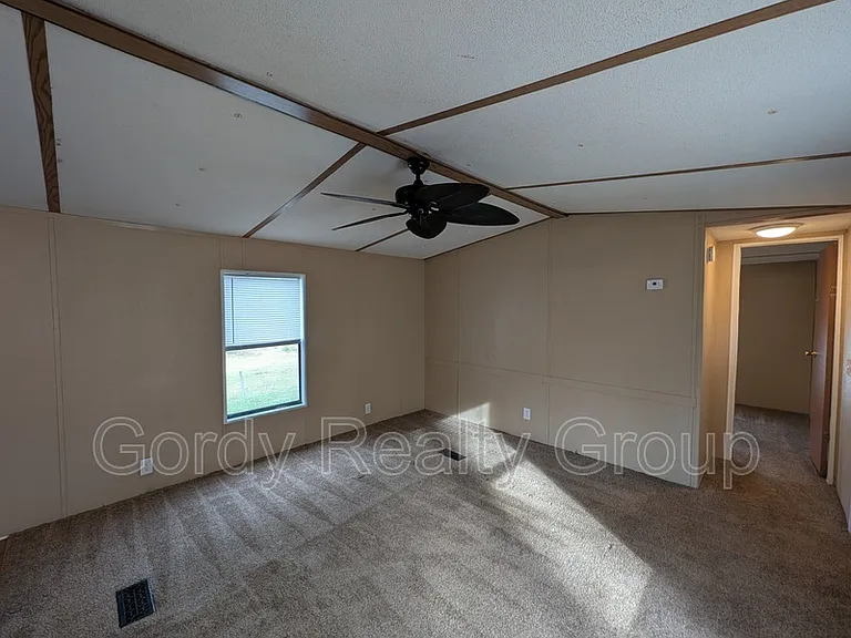 3123 Camp Rd — Photo 2
