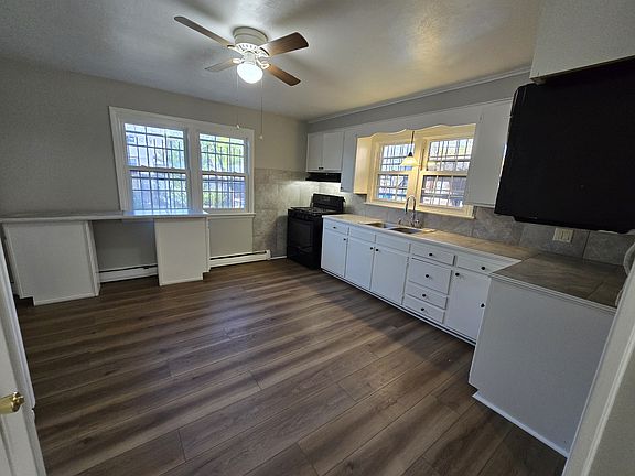 2nd image of 161 Rosette St #1R