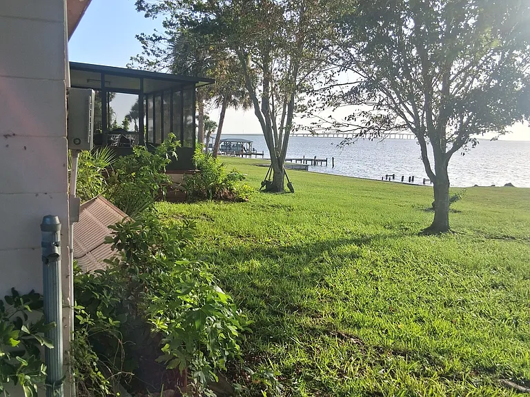 Riveredge Dr — Photo 23