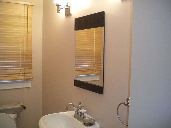 1/2 Bath