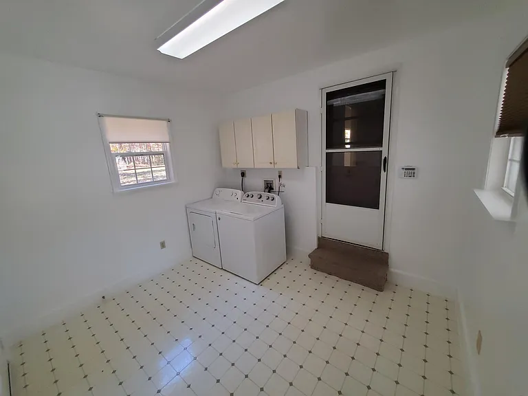 9168 Tally Ho Ln — Photo 18