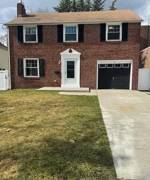 8 Cooper Ave — Photo 1