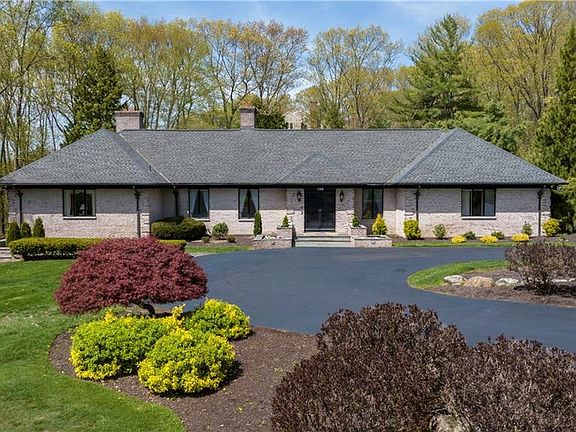 2nd image of 136 White Birch Cir