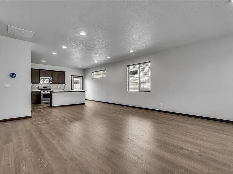 2905 N Corvus St — Photo 4