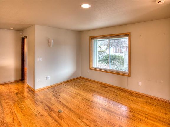 5th image of 2208 W Dalton Ave