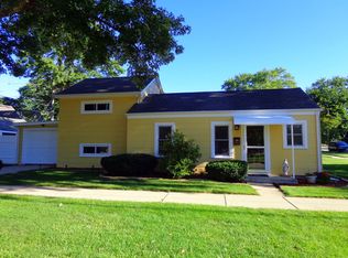 952 Carr St, Elgin, IL