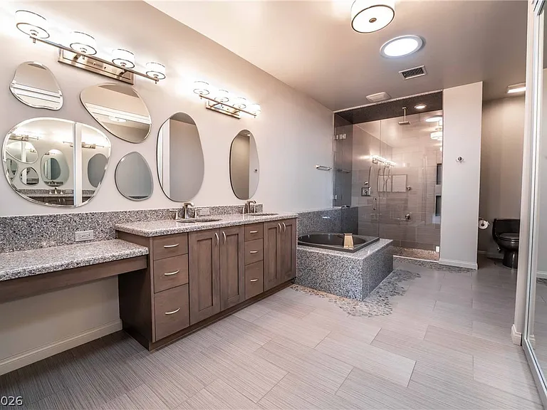980 Vegas Valley Dr — Photo 20