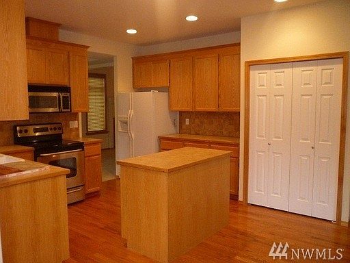 4th image of 20511 196th Avenue Ct E