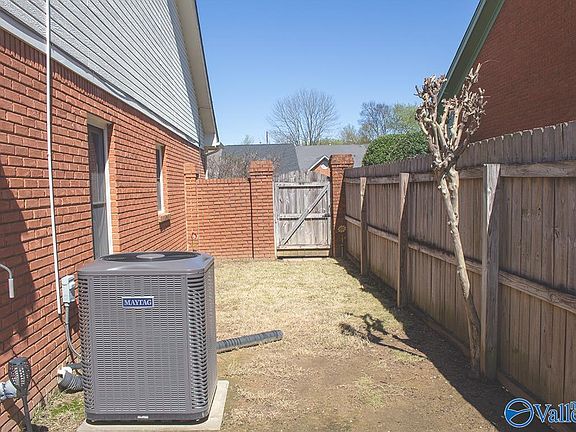 4th image of 413 Bromwich St SW