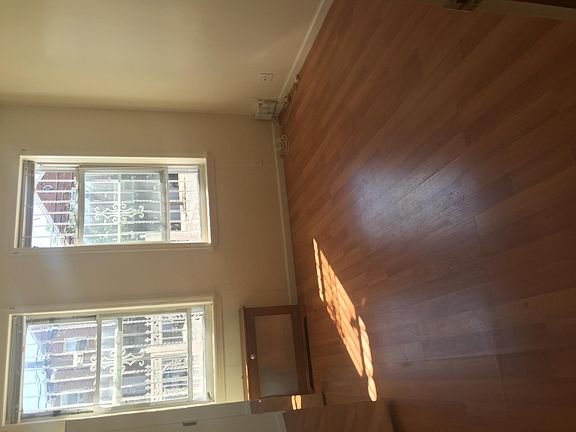 3rd image of 2759 Matthews Ave