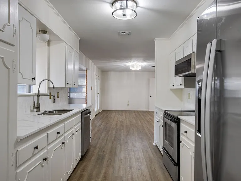 421 Kim Dr — Photo 6