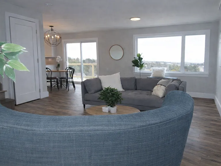 108 Gallery Cres — Photo 3