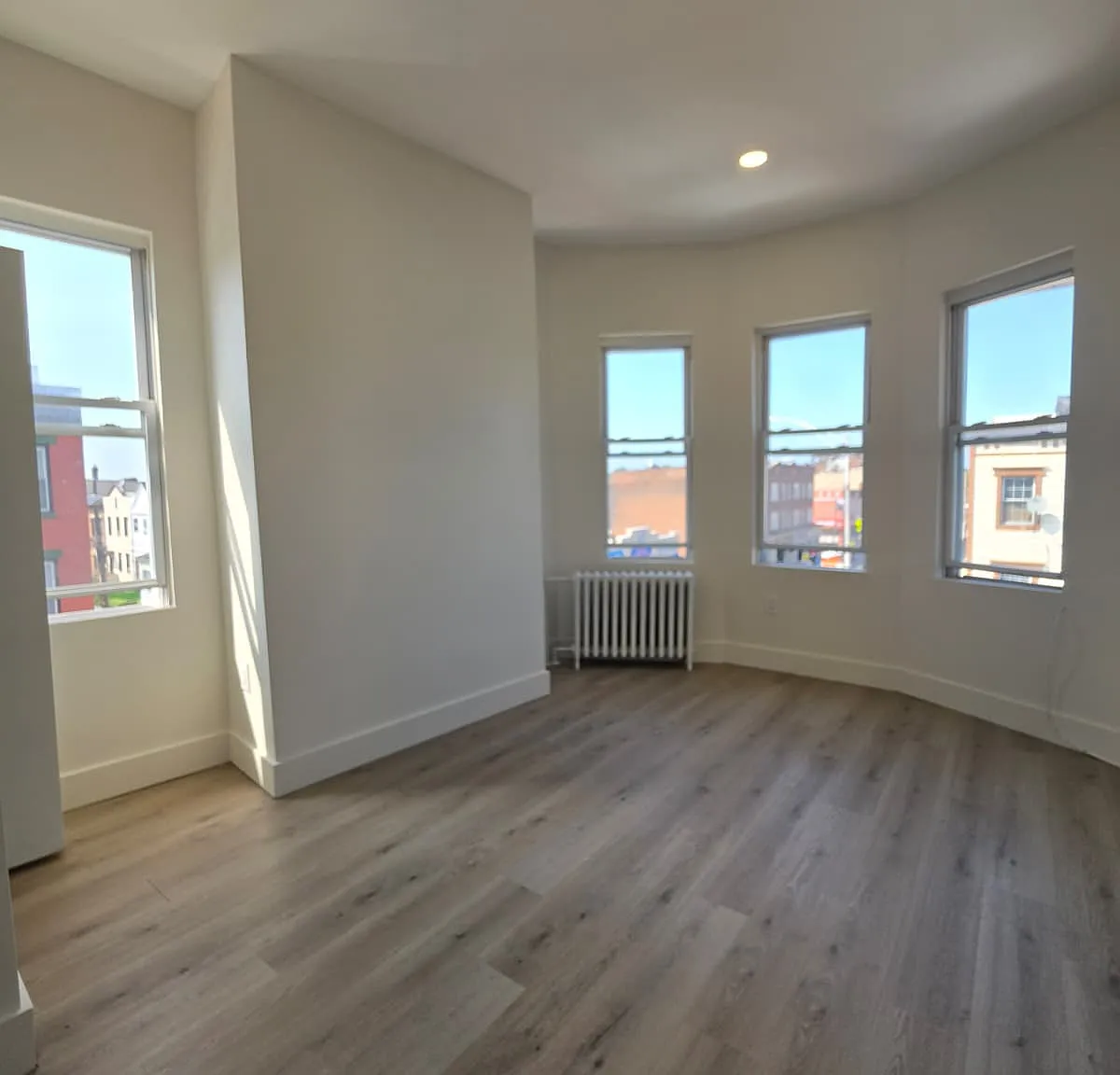 2 bed, 800 sqft, $2,350 — Photo 2