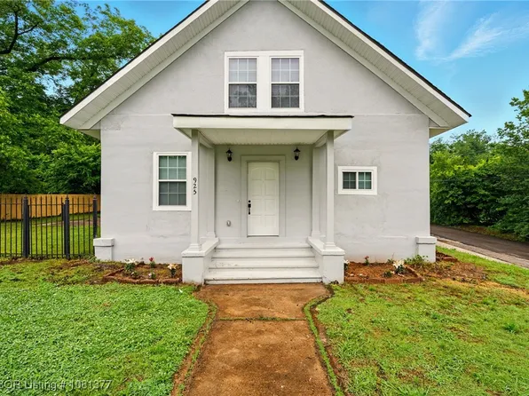925 Cedar St, Van Buren, AR 72956
