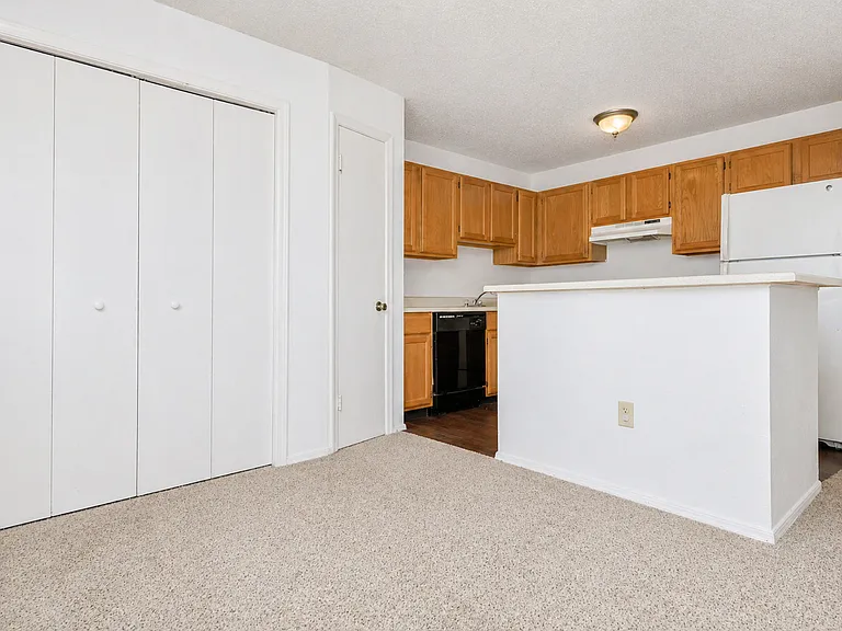 The Gables Apartments — Photo 18